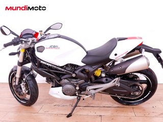 DUCATI MONSTER 696
