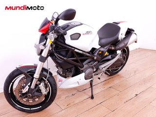 DUCATI MONSTER 696
