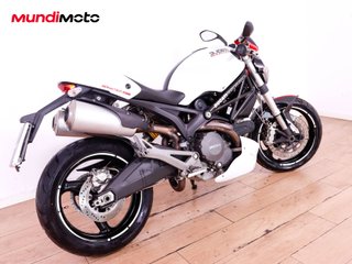 DUCATI MONSTER 696