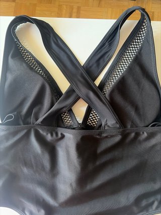 Bañador negro mujer con calados