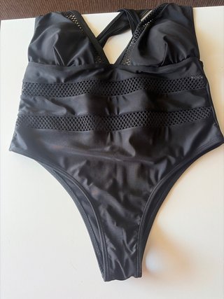 Bañador negro mujer con calados