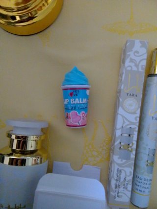 Perfume YARA Dubai Miraj y más