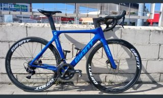 Bicicleta de carretera Giant de carbono