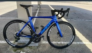 Bicicleta de carretera Giant de carbono