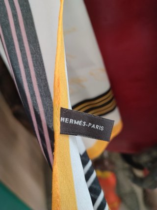 Pañuelo Hermès Garde-Robe Pop