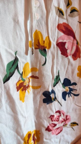 Blusa floral blanca