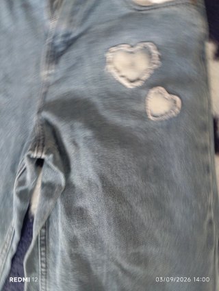 Pantalones vaqueros hermosos anchos