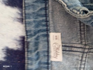 Pantalones vaqueros hermosos anchos