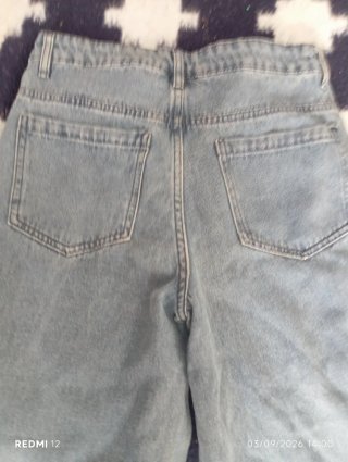 Pantalones vaqueros hermosos anchos