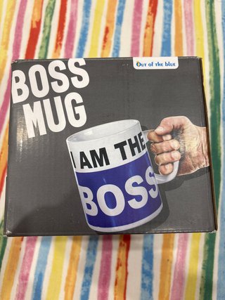 Taza XXL I am the boss Out of the blue