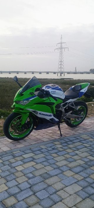 Kawasaki Ninja ZX4RR 40 Aniversario