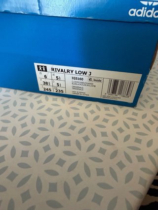 Zapatillas Adidas Blancas y Rojas