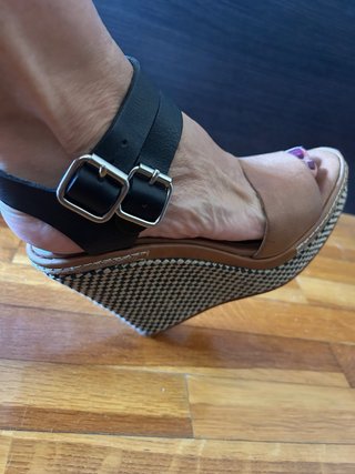 Sandalia cuña italiano. Todo hecho cuero autentico