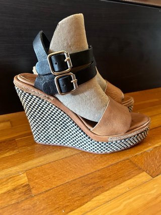 Sandalia cuña italiano. Todo hecho cuero autentico
