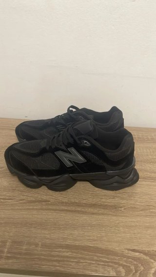 New Balance 9060 Triple Black