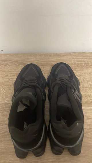 New Balance 9060 Triple Black