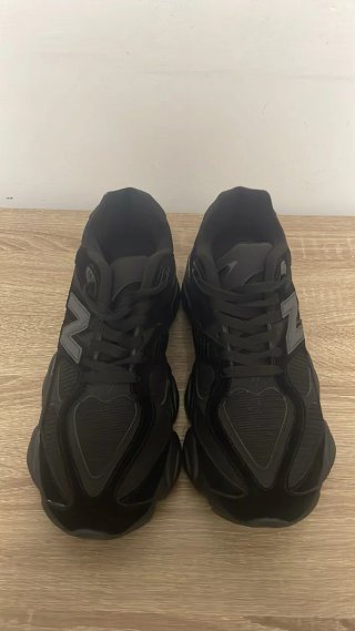 New Balance 9060 Triple Black
