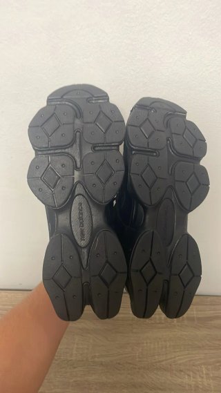 New Balance 9060 Triple Black