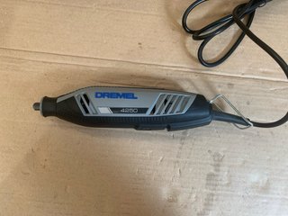 Dremel 4250-35 Multiherramienta + Accesorios