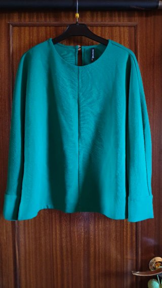 Blusa Stradivarius verde talla M