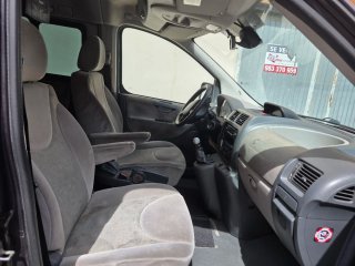 Peugeot Expert 8 plazas