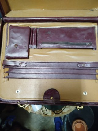 Maletín antiguo francés dorado y rojo