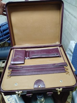 Maletín antiguo francés dorado y rojo