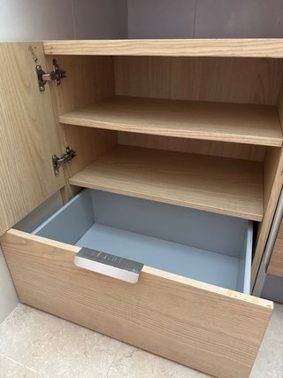 Mueble bajo de a madera Ikea