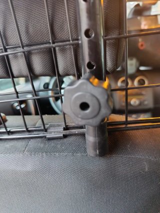 Reja para coche de perros