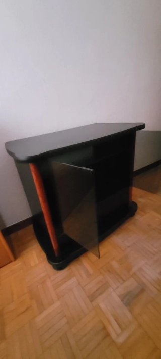 Mueble TV negro y marrón
