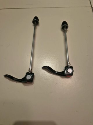 Cierres rápidos eje bicicleta