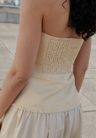 Top palabra de honor beige