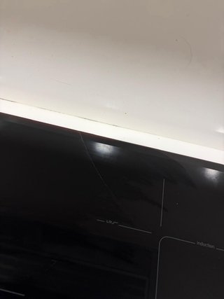 Placa Inducción Bosch con grieta PIJ675FC1E