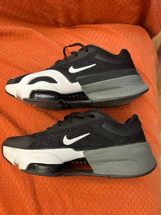Deportivas Nike V5 RNR Negras y Blancas