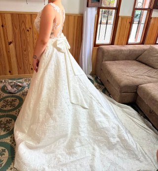 Vestido de Novia Blanco con Lazo y velo