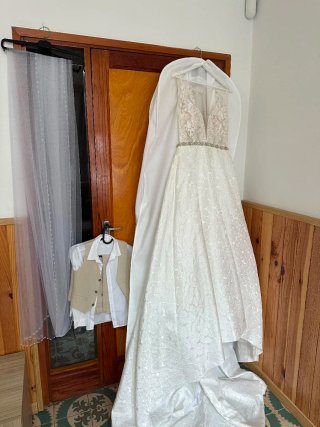 Vestido de Novia Blanco con Lazo y velo