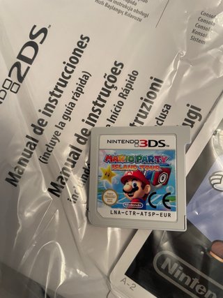 Nintendo 2DS con Mario Kart 7 + Mario Party físico