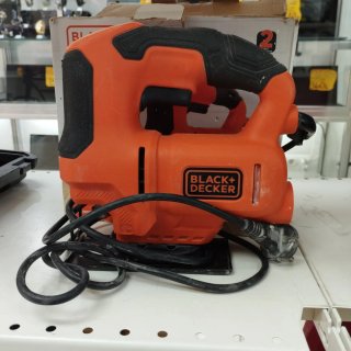 Sierra de calar Black+Decker 400W