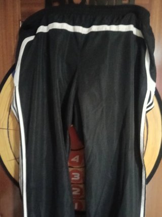 Pantalón chándal Adidas negro