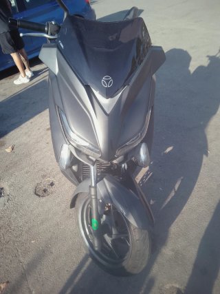 Yamaha X-MAX 250cc 2016 - 34.000 km MOMODESIGN