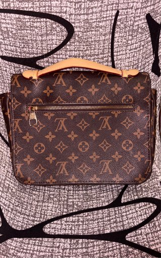 Louis Vuitton Pochette Métis Marrón Dorado