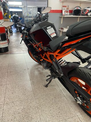 KTM RC 125 Negra y Naranja