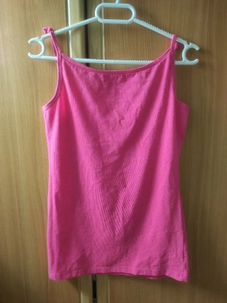 Top tirantes Talla M, fucsia. Buen estado