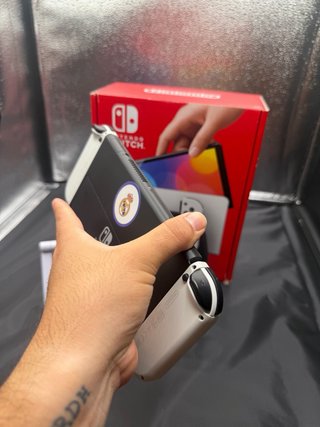 Nintendo Switch OLED Blanca y Negra