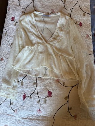 Blusa transparente con diseño