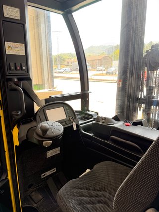 Carretilla retráctil frío HYSTER R1.4 1.400kg