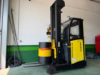 Carretilla retráctil frío HYSTER R1.4 1.400kg