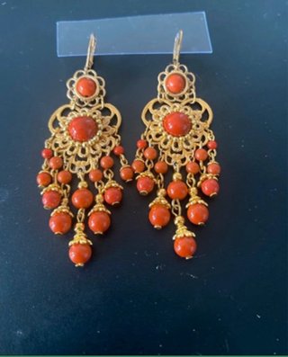 Pendientes artesanales coral y oro