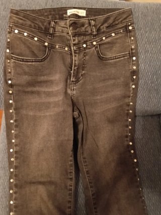 Pantalones vaqueros  y grises . Btownie y mango