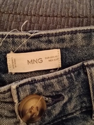Pantalones vaqueros  y grises . Btownie y mango